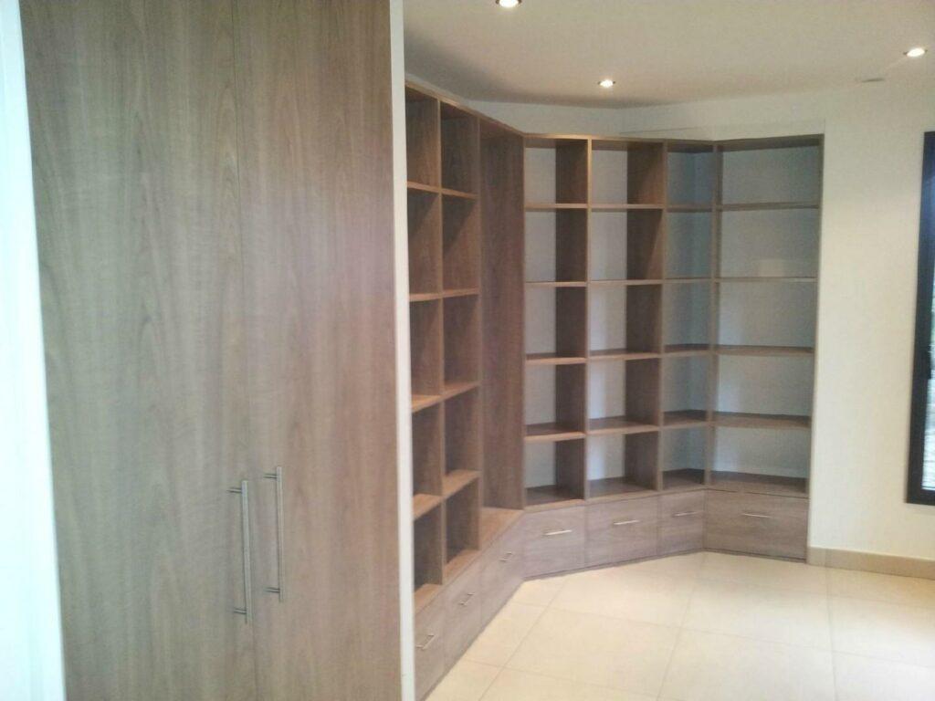 Dressing en menuiserie bois