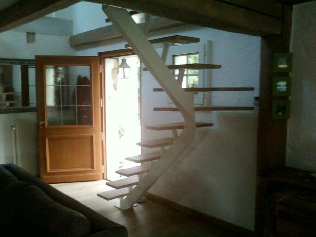 Escalier quart-tournant en bois