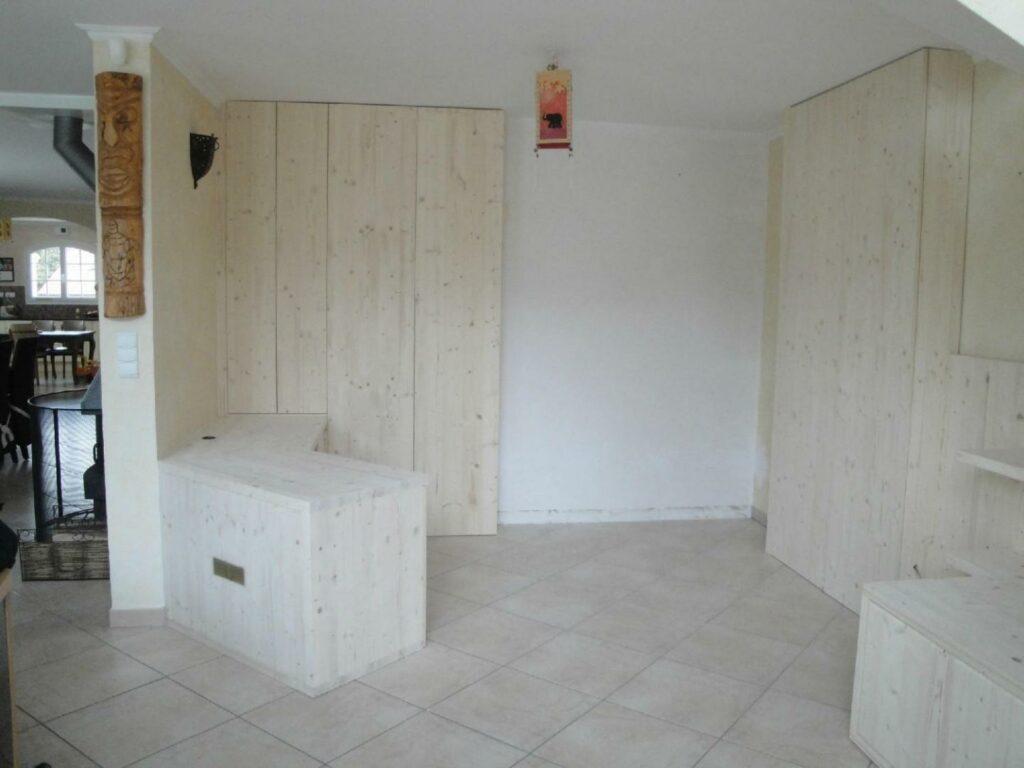 Menuiserie en bois clair